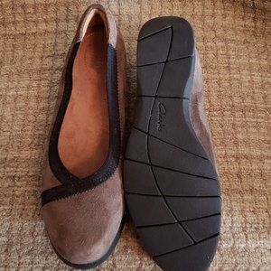 Clarks Artisan Suede Ladies Shoes - BROWN